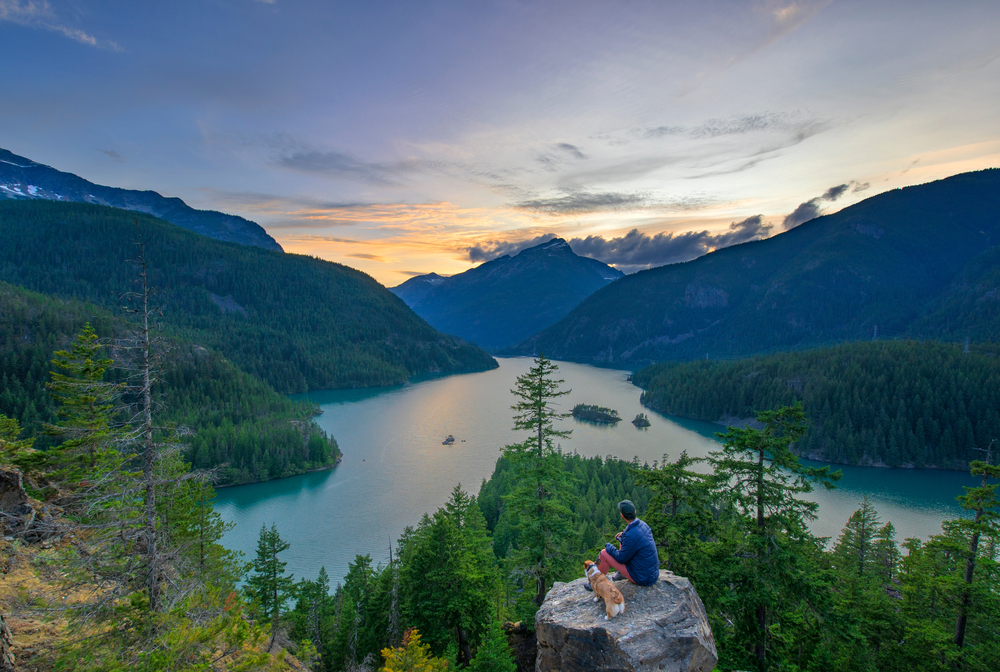 North Cascade Mountains is a great national park with lots to explore in Washington!