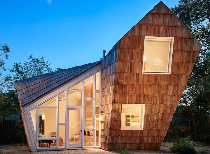 This beehive is a great cottage to stay in in Austin!
