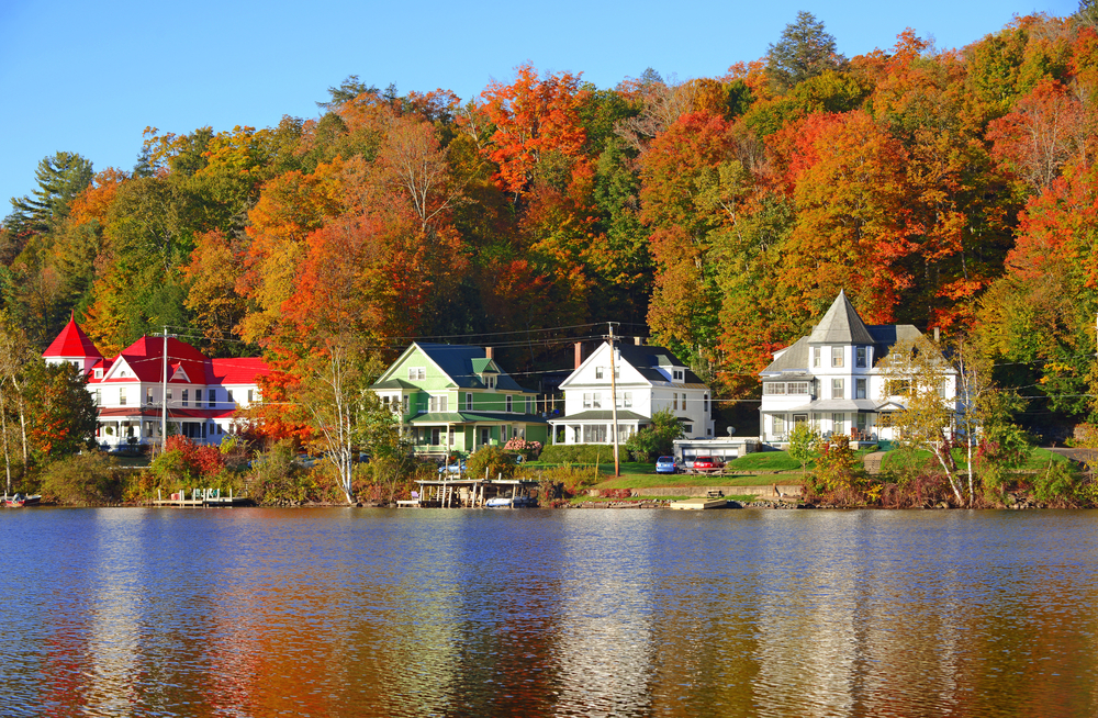 there are so many fun events that take place during fall in new york at lake george