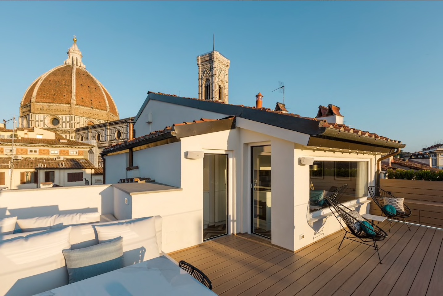 This Boutique apartment his the most exclusive balcony in all of Florence!