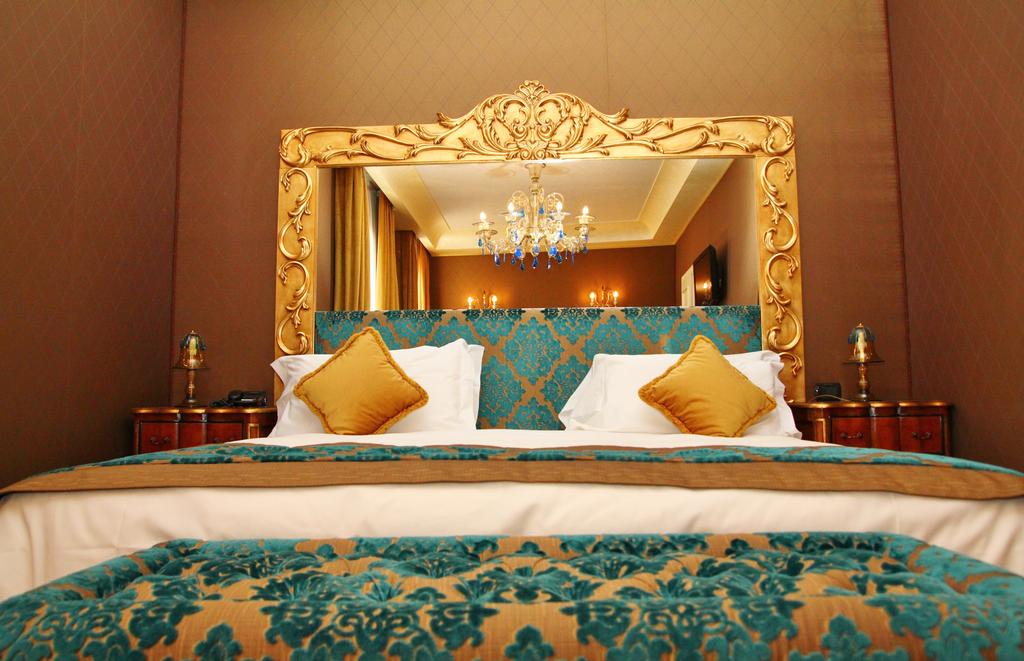 There is beautiful Venetian decor at Hotel Pesaro Palace