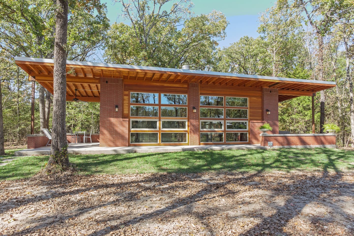 wood and brick exterior cabins in the USA