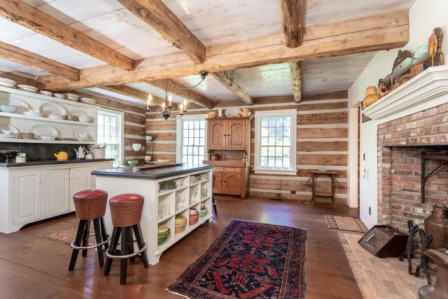 Photo of a log home Airbnb located in Montana.