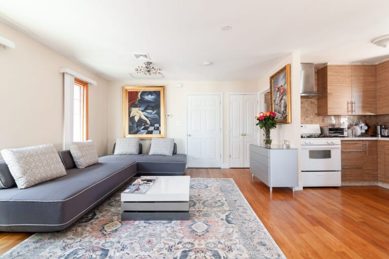 25 Best Airbnbs In NYC (VRBOs, Penthouses, & more!) Follow Me Away
