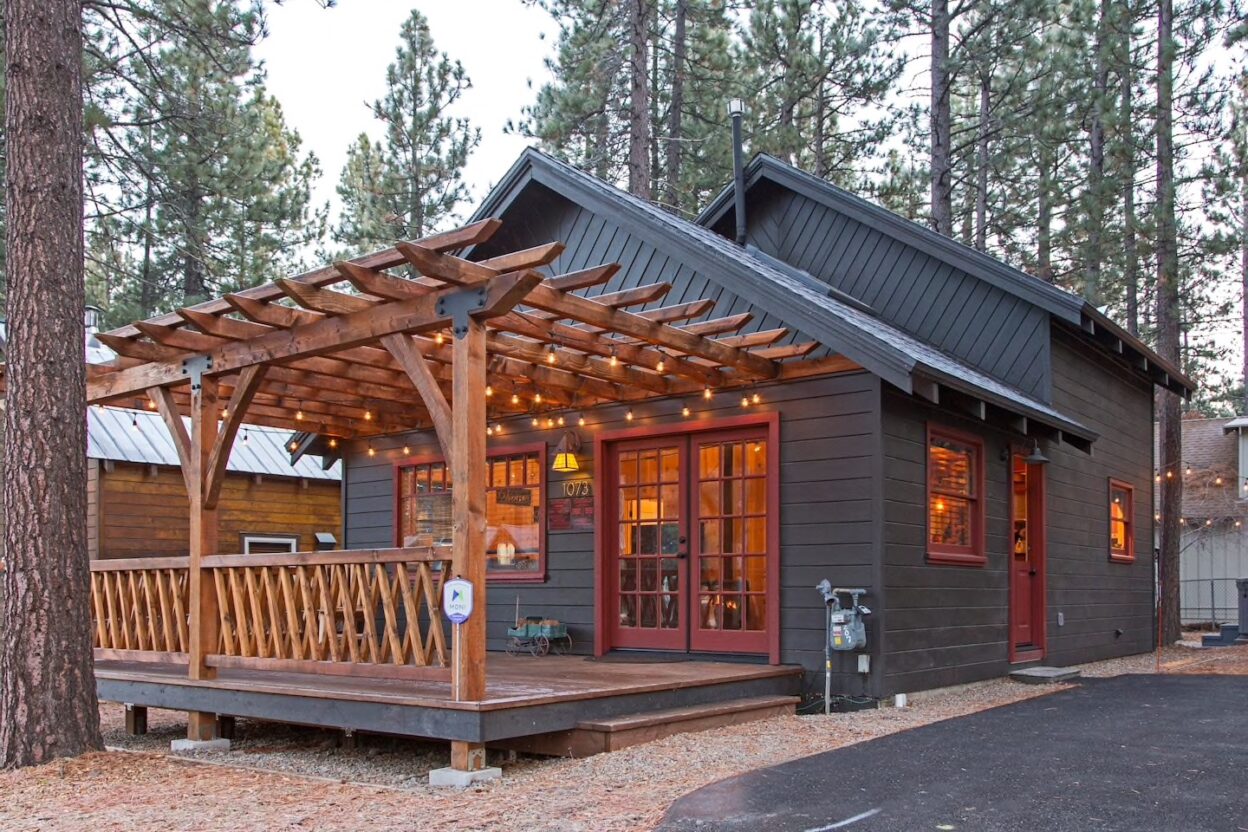 12 Best Airbnbs In Lake Tahoe (Cabins, Townhomes, and More) Follow Me