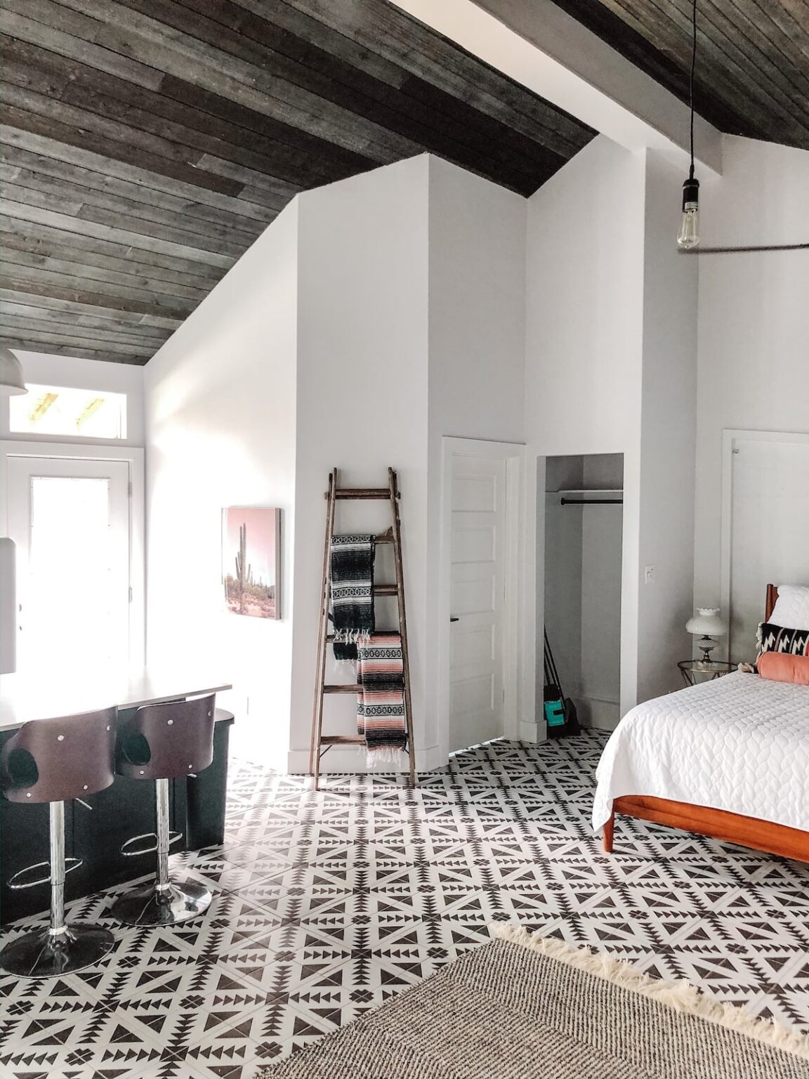 12 Best Airbnbs in San Antonio Texas (Farmhouses, Cabins, and More