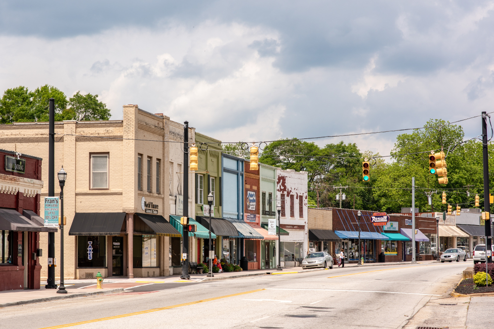 15 Cutest Small Towns in The South, USA Follow Me Away