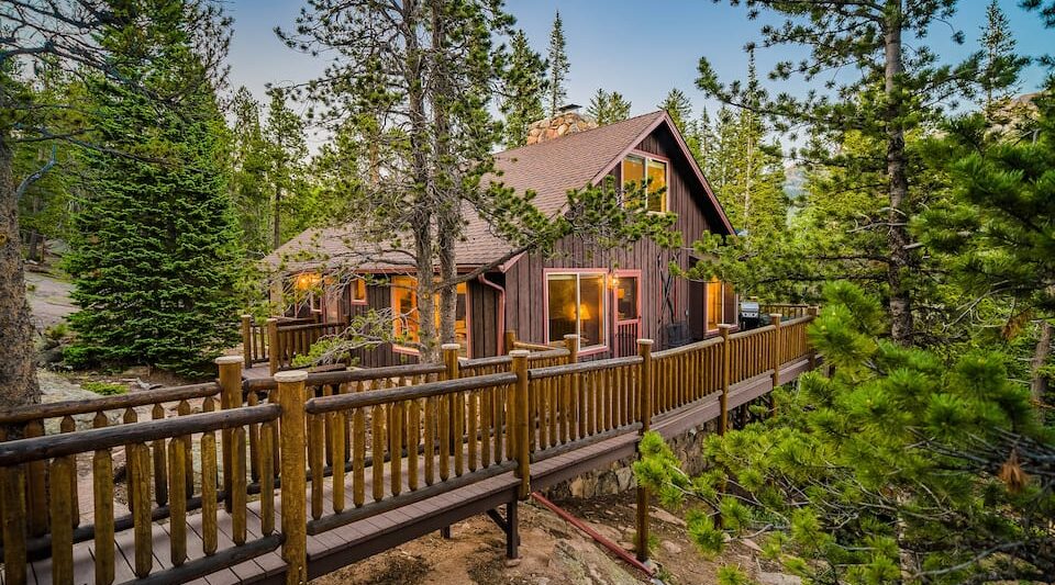 a photo of a tranquil mountain get away, a top cabin in Estes Park