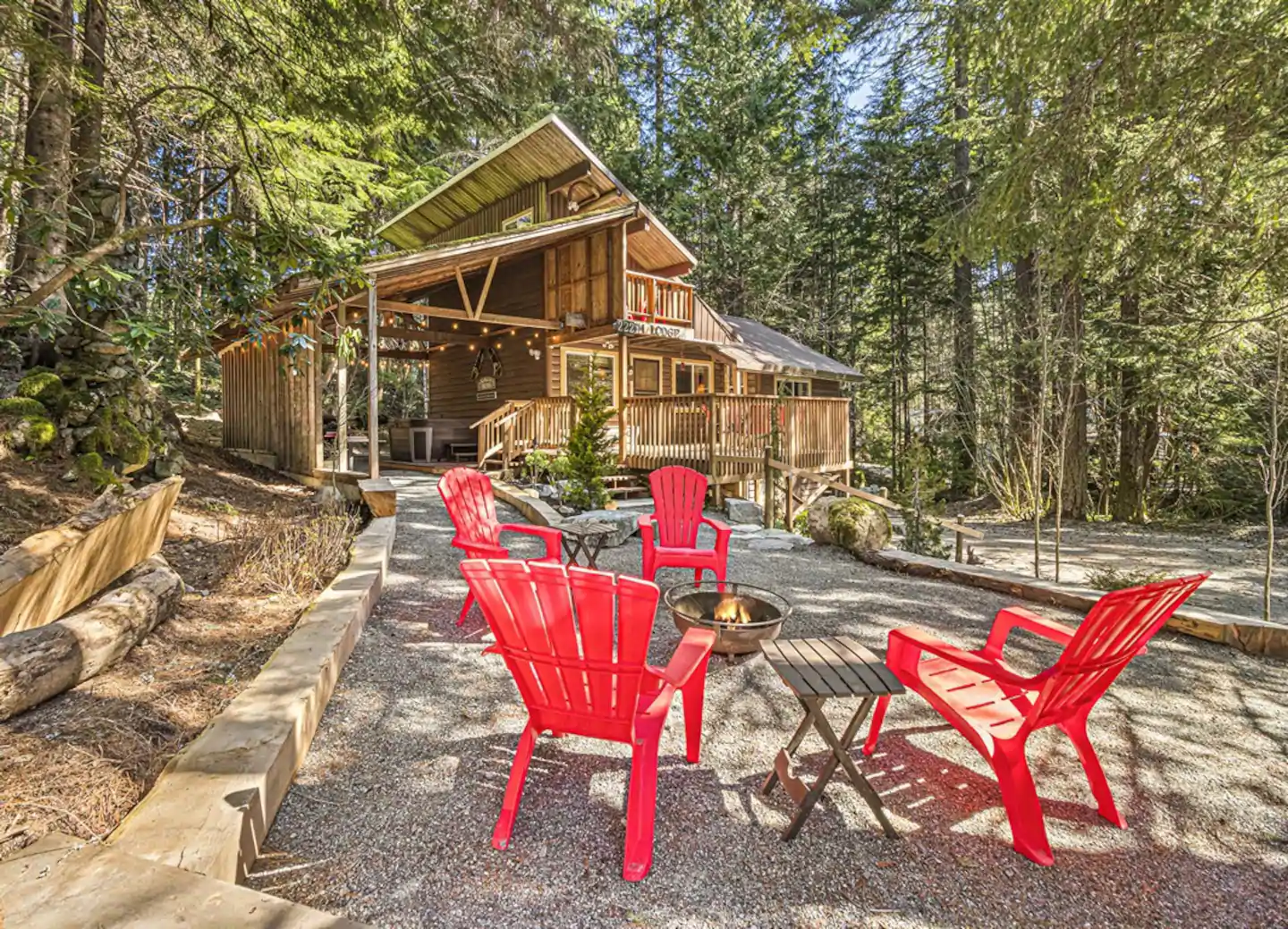 Totem Lodge with a fire pit. A great Pacific Northwest cabin.