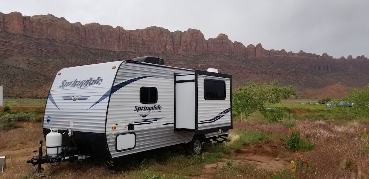 RV Airbnbs in Moab with red rock mesa view