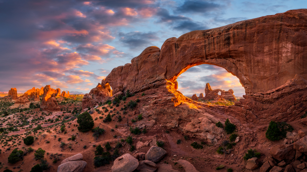 Arches National Park one of the places  in  Utah to see 