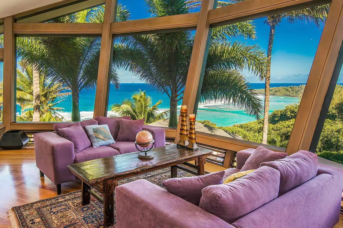 Kauai Airbnb with jutted windows