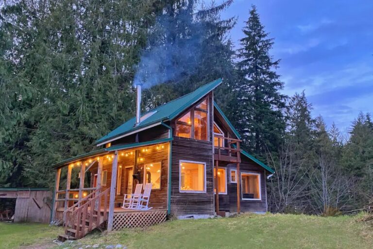 15 Best Washington State Airbnbs (Cabins, Treehouses, and More