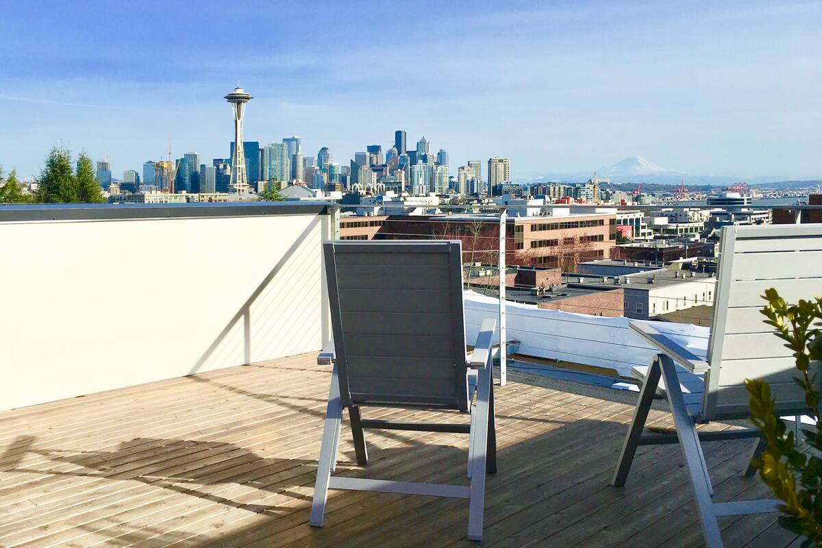 3 day weekend in Seattle patio view