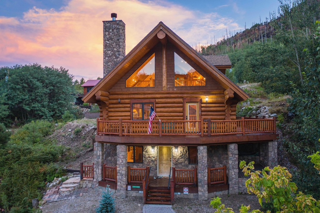 the Storybook Cabin is one of the best cabins in Arizona