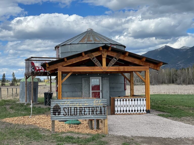 15 Best Airbnbs In Montana [Cabins, VRBOs and more!) Follow Me Away