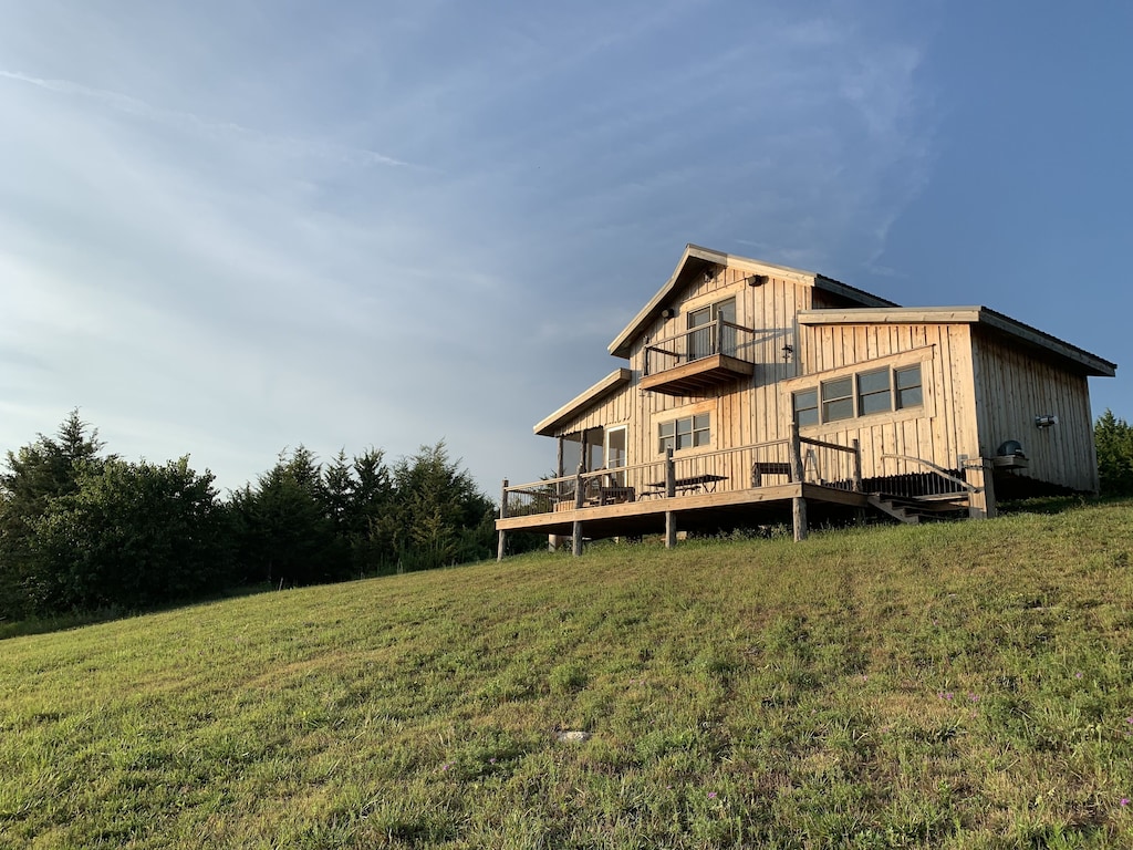 this 100% off-grid cabin is one of the best VRBOs in Kansas