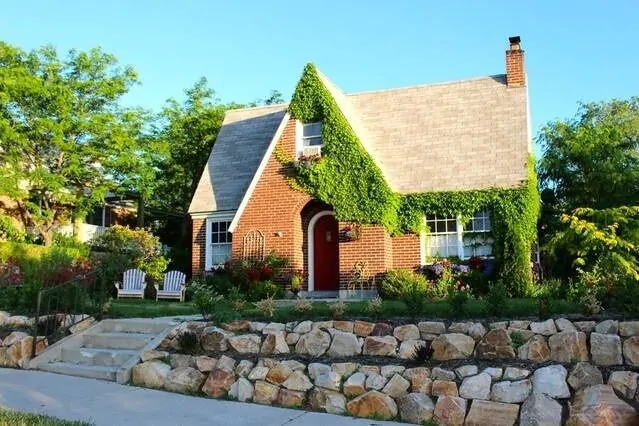 a photo of a quaint salt lake getaway, one of the best cabins in utah