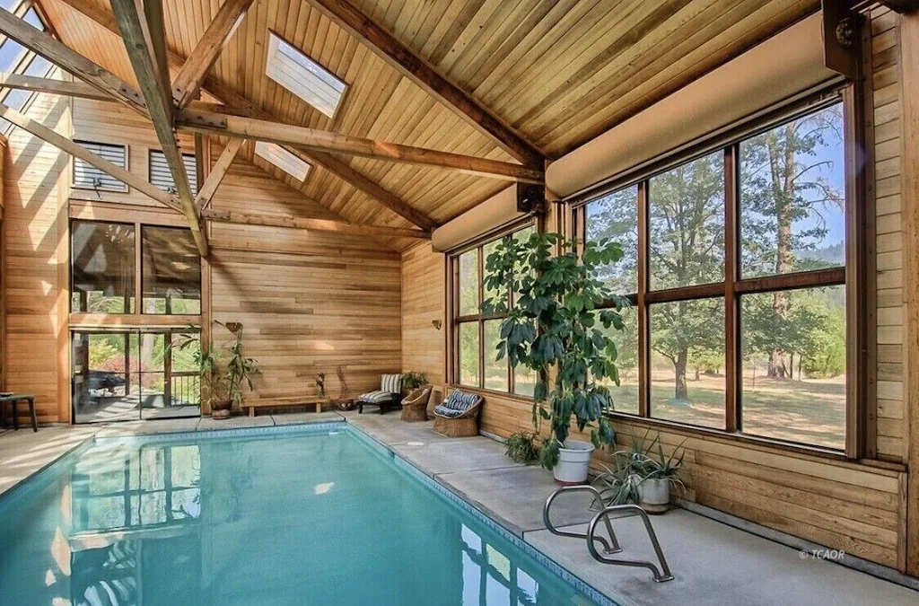 Riverside Retreat In California, one of the best cabins with indoor pools