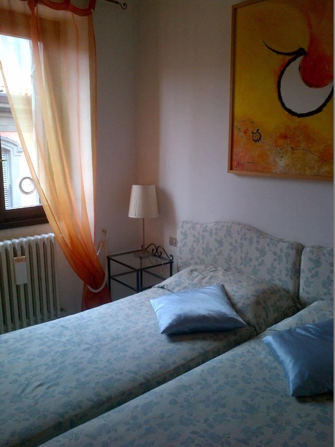 Basic room at B&B Brera with a window.