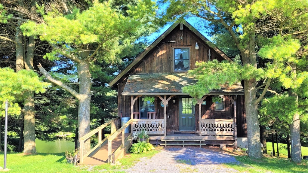 exterior view of the country acres retreat. 