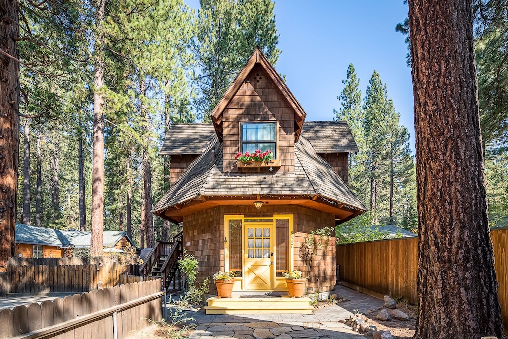 exterior of the super cute gingerbread cottage in northern california