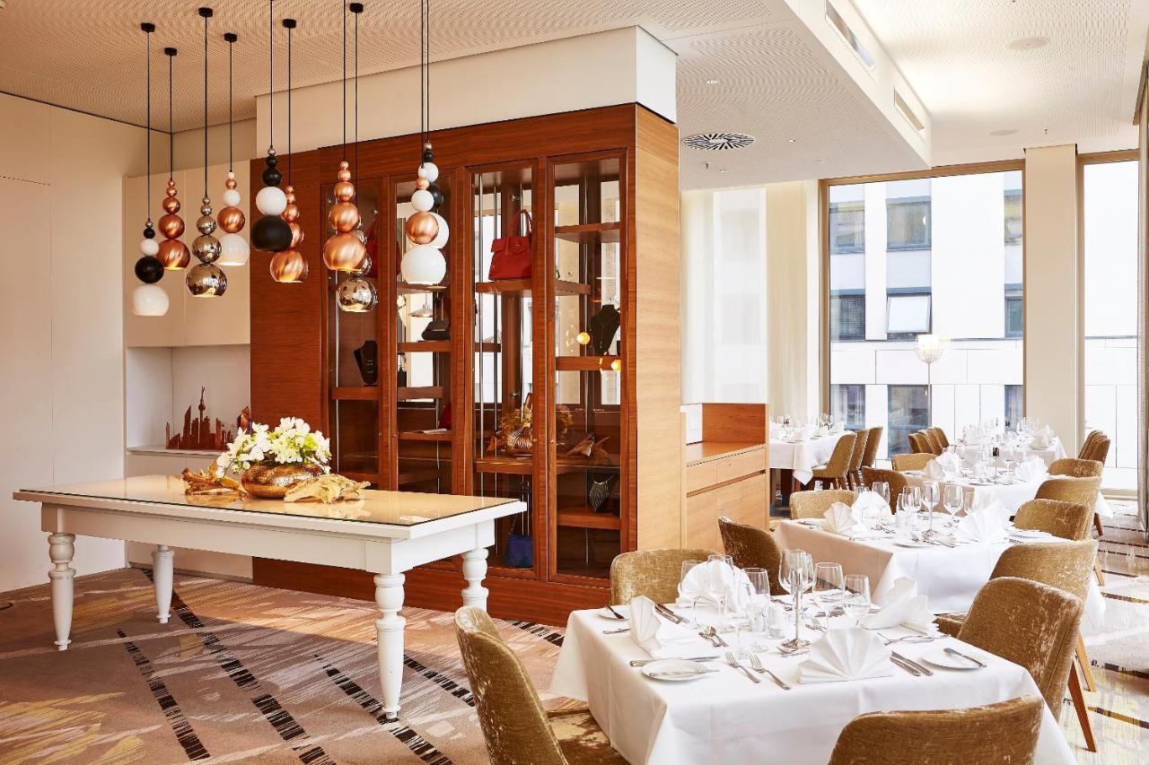 Classy dining area in Steigenberger Hotel Am Kanzleramt.