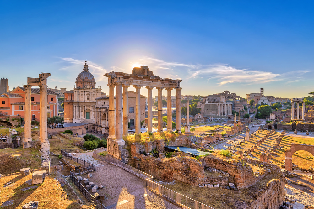 Golden hour at the ruins of the Roman Forum, a must-see for your 2 days in Rome itinerary.