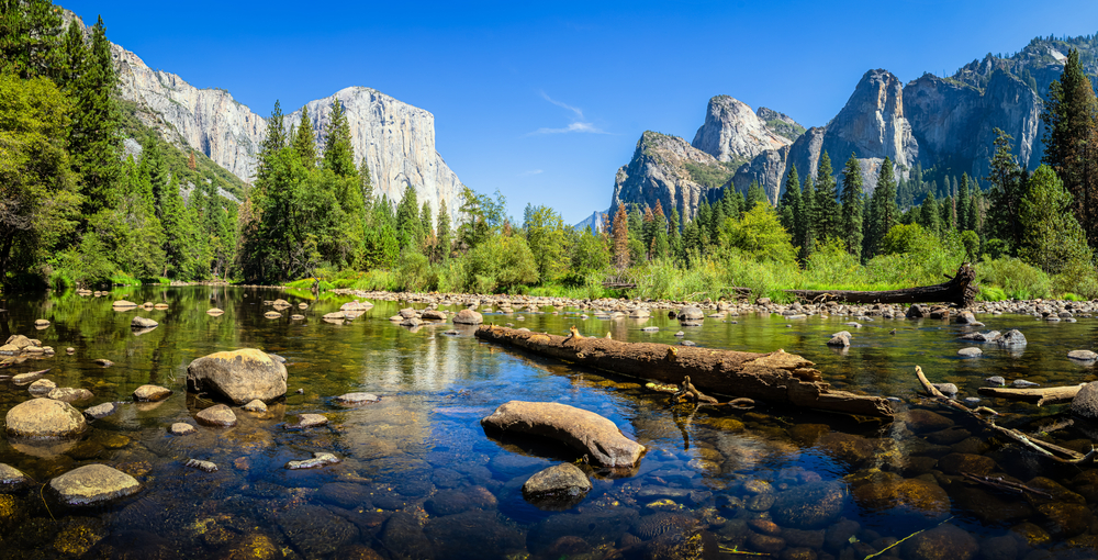 Yosemite is one of the prettiest national parks in the summer in USA 