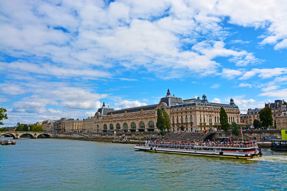 musee D'orsay from the water