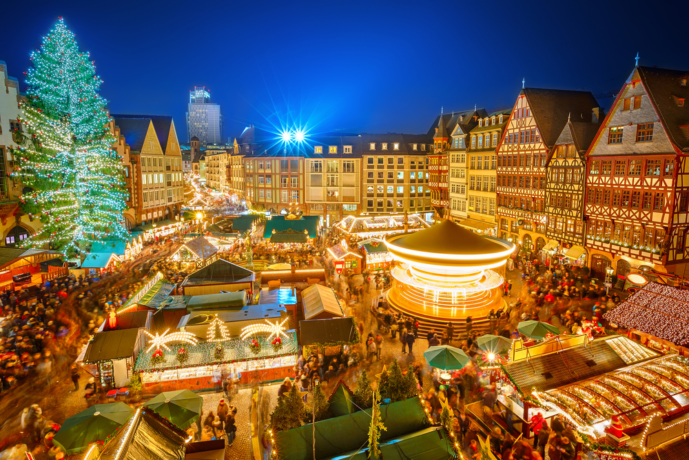 Traditional christmas market in the historic center of Frankfurt, Germany. Deemeber is one of the best times to visit Europe. 