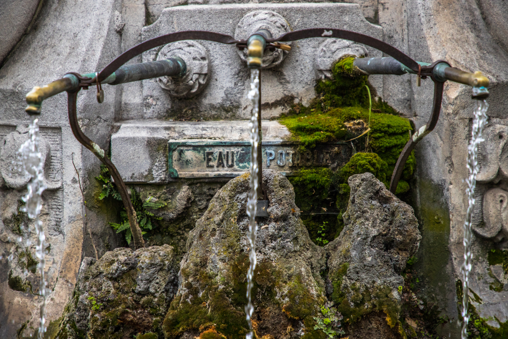One of the free water fountains located around Paris