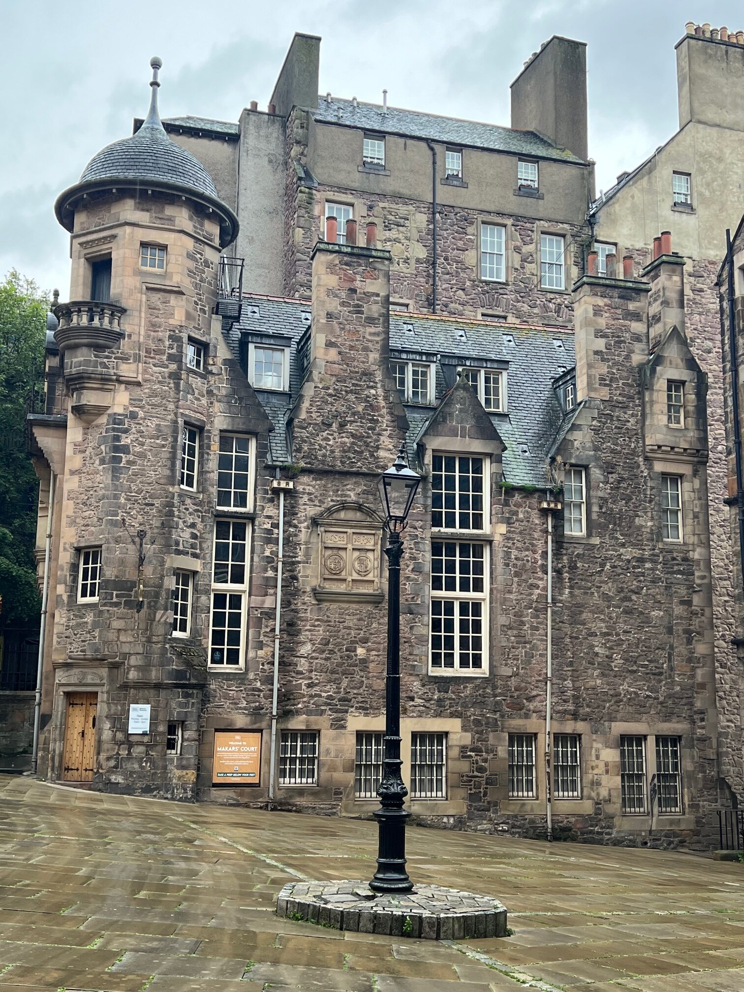 The stone exterior of the writers museum in Edinburgh