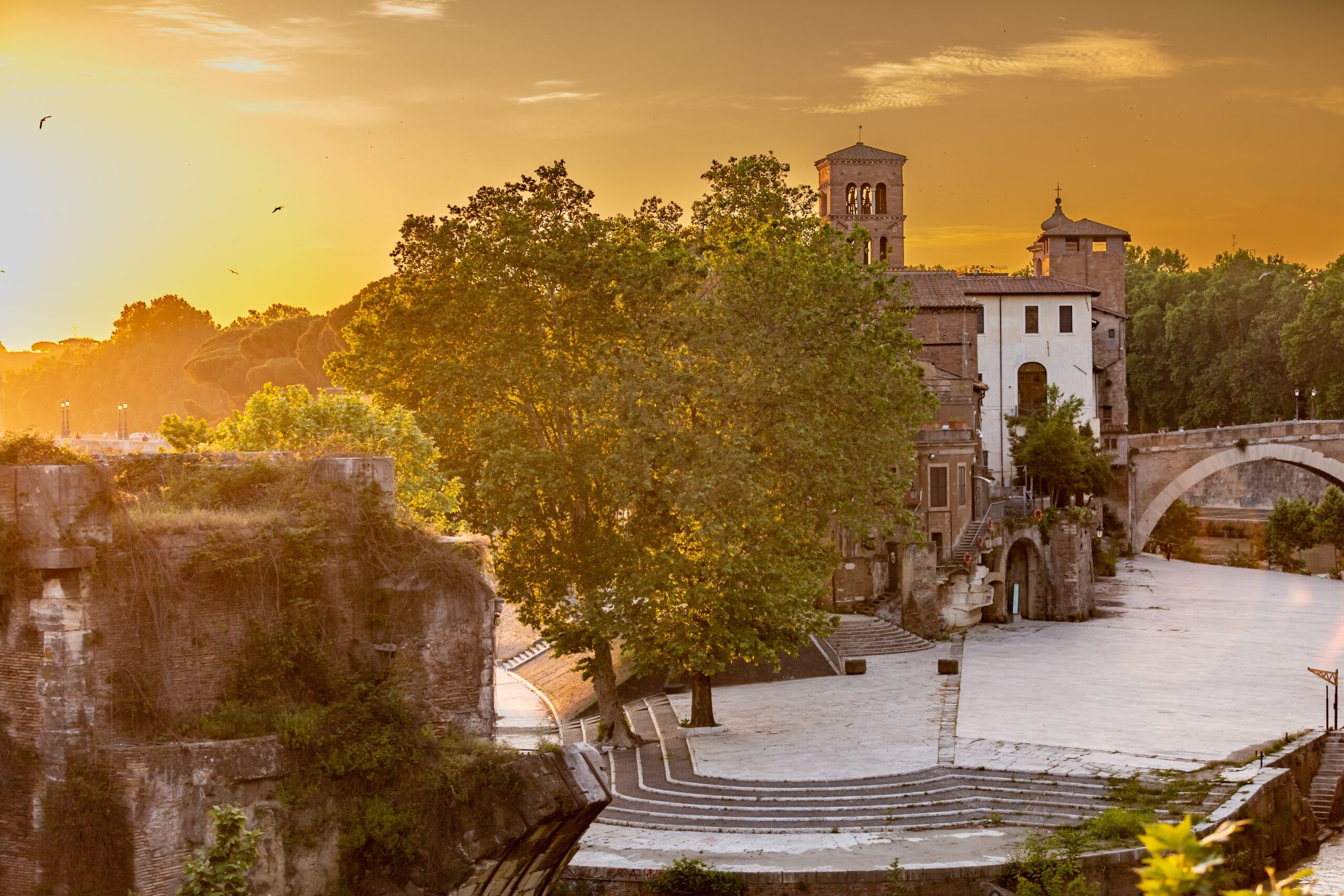Sunset at the historic and beautiful Tiber Island