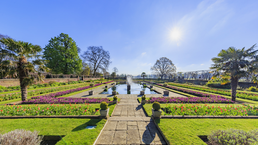 manicured gardens throughout Hyde Park with ponds, fountains, and gorgeous colorful flowers