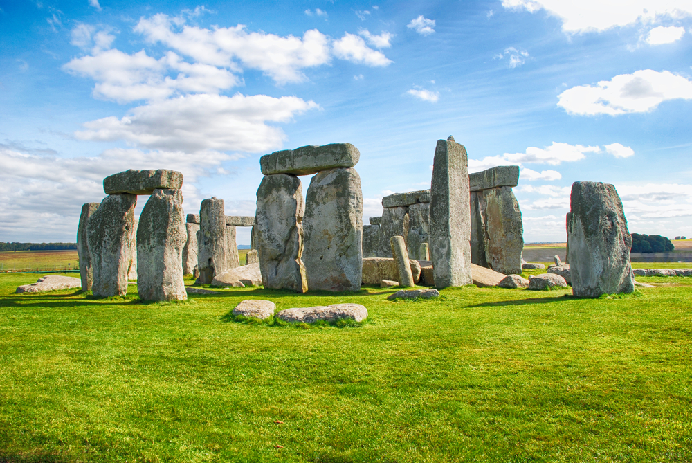 head to the mysterious stone circle of Stonehenge outside of London is one of the best day trips you can take on 4 days in londom
