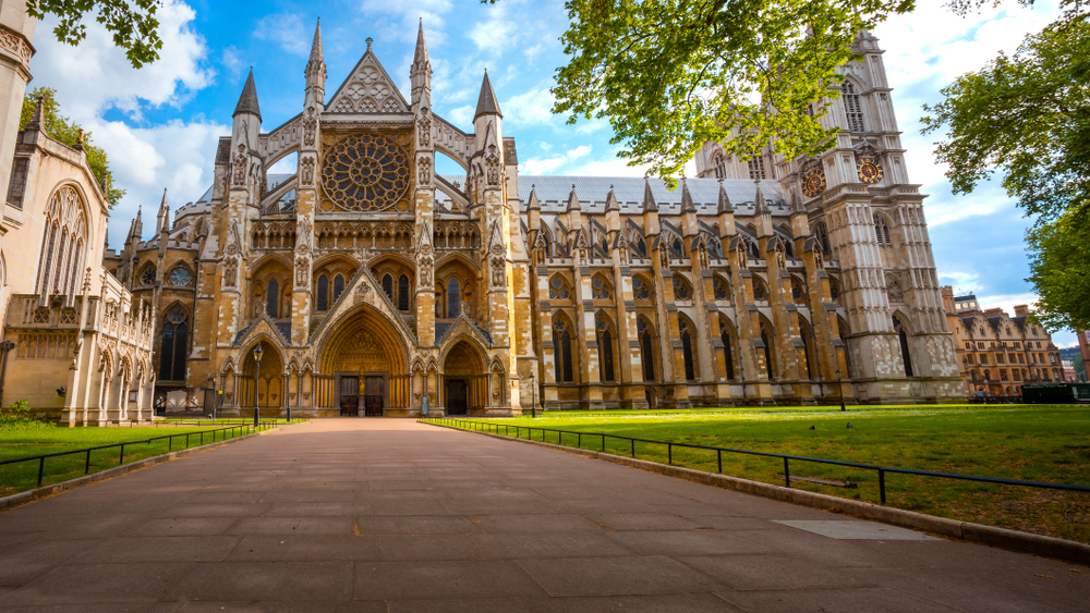 Westminster Abbey is the royal church of London and a must-see in London in 4 days