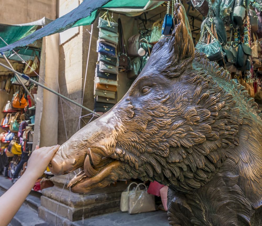 Fontana del Porcellino is one of the not-to-miss things to see in Florence in 1 day rub the nose of the bronze pig