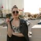 A woman knows what to wear in Las Vegas: her leather jacket looks edgy and stylish on the strip!