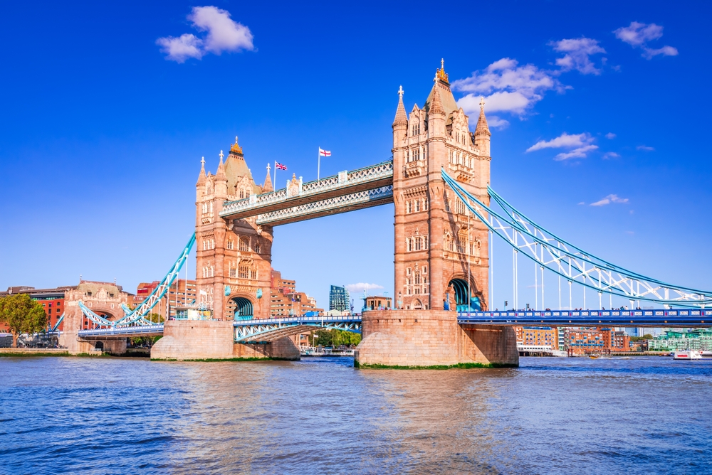  Tower Bridge, suspension bridge crosses the River Thames close to the Tower of London. This article is about Things To Buy From Amazon Before Visiting London. 