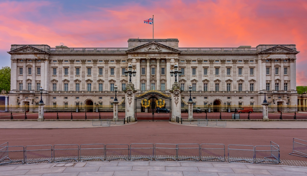 Buckingham palace at sunset
