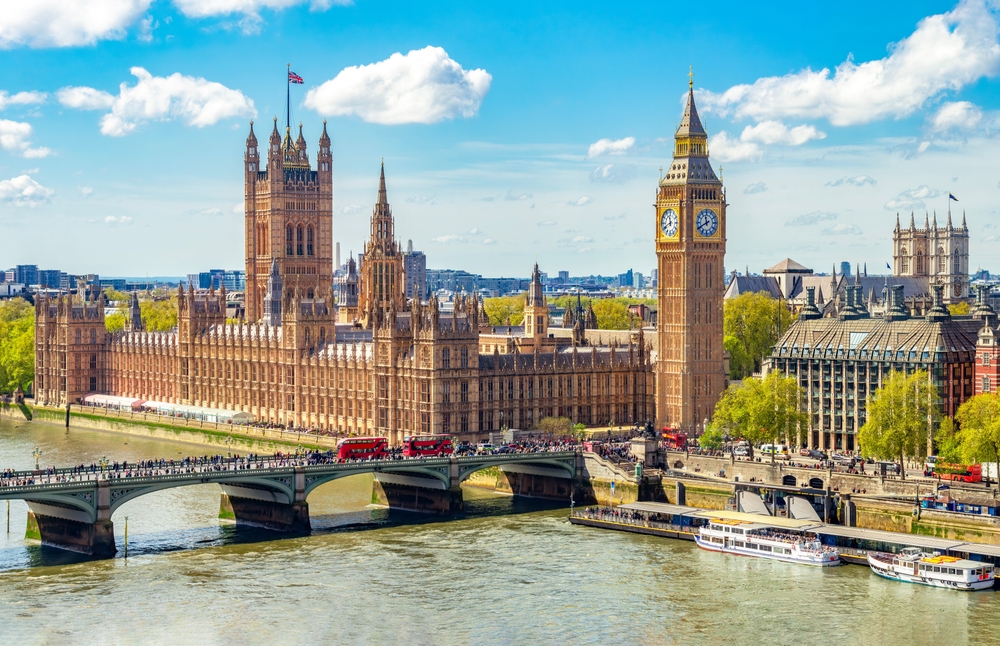 London cityscape with Houses of Parliament and Big Ben tower. This article is about Things To Buy From Amazon Before Visiting London. 